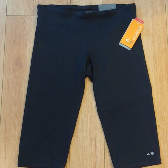 Champion Pants - Champion Women's Performance Bike Exercise Shorts in Black size Large NWT